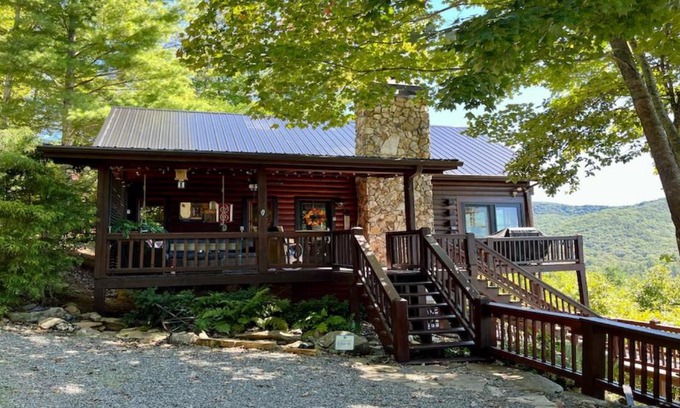 Blue Ridge House | Top of the Ridge Chalet