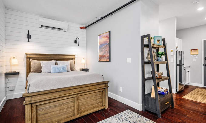 Traverse City Apartment | Top of the Shoppe - Studio Downtown Traverse City