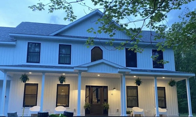 Saratoga Springs House | Top of the Stretch Oasis. 5 minutes to Saratoga Race Course!