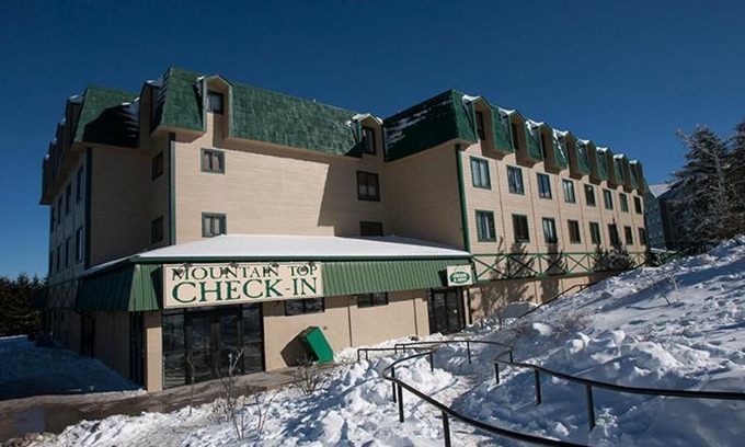 Snowshoe Hotel | Top of the World