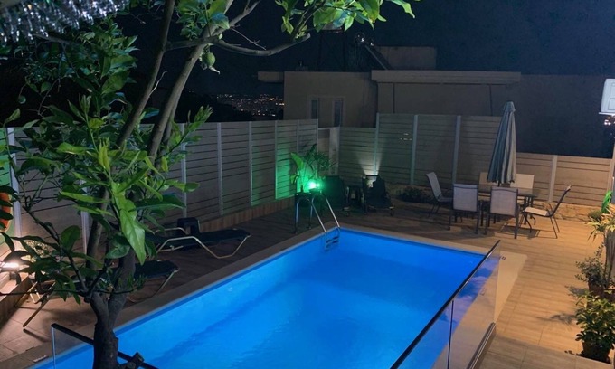 Vamvakopoulo House | Top quality 2-bedroom home w/pool & magical view