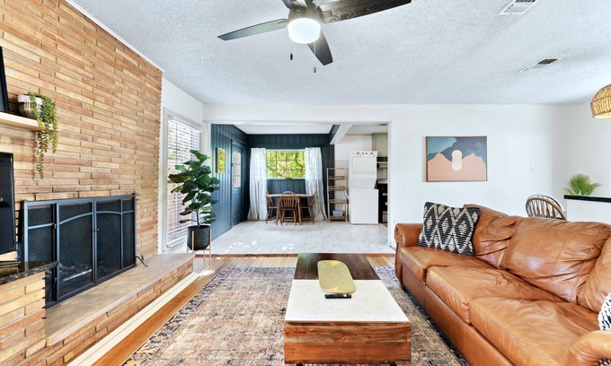 Tech Terrace House | Top-Rated Bungalow in Tech Terrace Prime Location Near Texas Tech & JB Coffee!