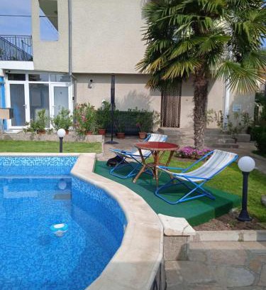 Chernomorets House | Topalovi Guest House