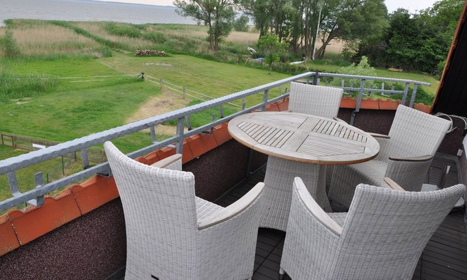Luetow House | topausgestattete Apartment in Lütow Usedom Island with direct water views!