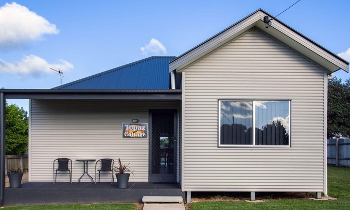 Glen Innes House | Topaz Cottage-Glen Innes Holiday Accommodation