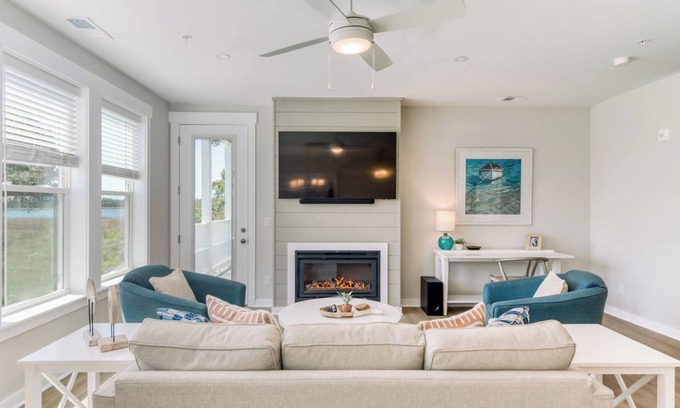 Bermuda Bay Condo | Topaz Tide Condo at Hamilton Cay Reserve