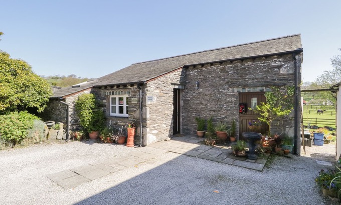 Ings Cottage | TOPIARY COTTAGE, with a garden in Ings