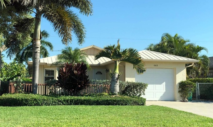 Naples Park House | Top‘s Naples Park Home, sleeps 6 (+ toddler), close to beach, near all!