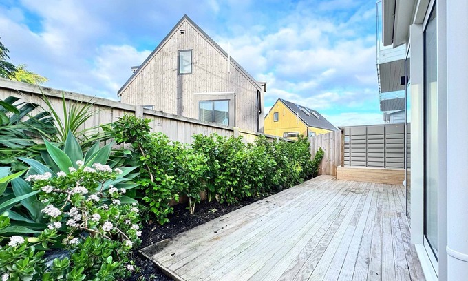 Torbay Condo | Torbay Family Oasis 3BR vs Backyard Near Beach