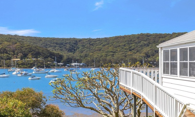 Hardys Bay House | 'Torcello:Waterfront on the Bay' by Accom Holidays