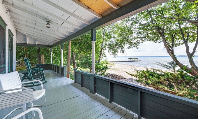 Alden Cottage | Torch Lake Getaway w/Private Beach + Boat Dock!