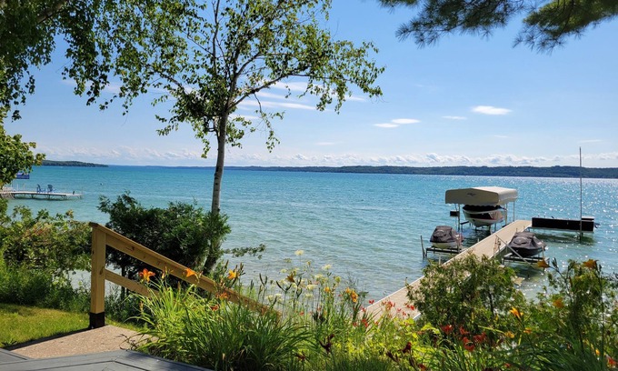 Bellaire Cottage | TorchLakeFlightDeck.com cottage with 180’ on Lakefront Waterfront Beachfront!