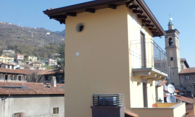 Lovere Old Town House | Torre Antica - Lombardia, Italy