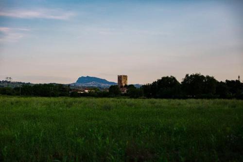 Santarcangelo di Romagna Villa | Torre dei Battagli-Dormi in una torre medievale