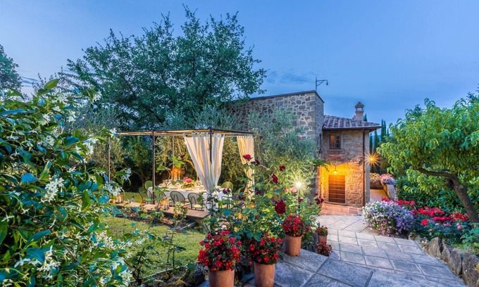 Ripoli Villa | Torre del Cielo - Luxury Villa Rental with private swimming pool in Monterchi, Tuscany