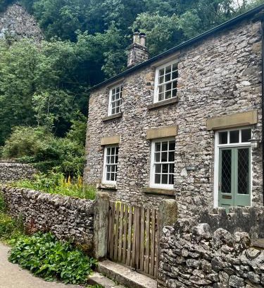Castleton House | Torside Holiday Cottage