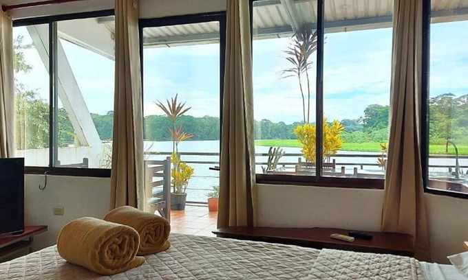 Tortuguero House | Tortuguero Adventures GuestHouse