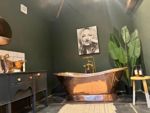 Torworth House | Torworth - 1 Bed Barn - Sleeps 3 - Hot Tub