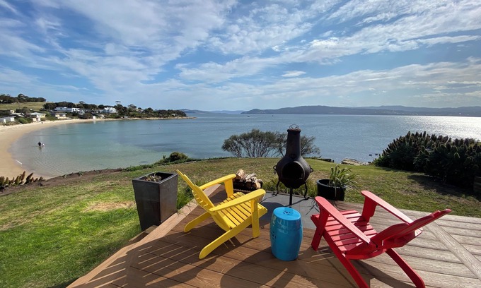 Opossum Bay Cottage | Total Beachfront, free bottle sparkling wine