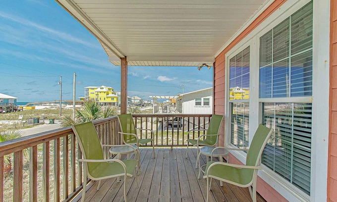 Southpointe House | Totally Relax, Fully Stocked in Beautiful FM!