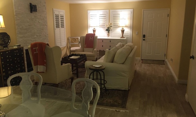 Spring Valley Condo | TOTALLY RENOVATED, Fabulous Corporate Rental in Convenient Lakes Location!