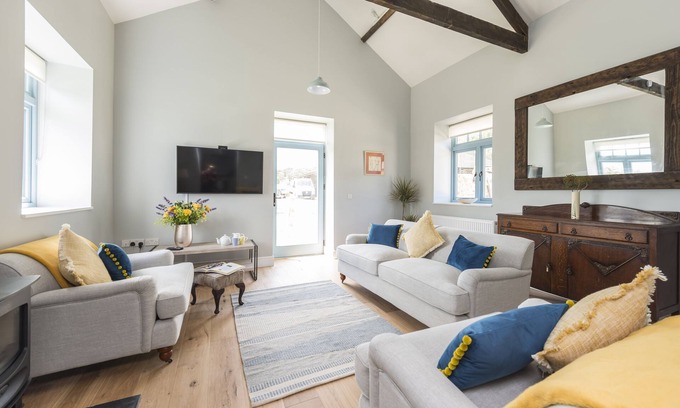 West Compton House | Tothery Cottage - A beautiful detached barn conversion
