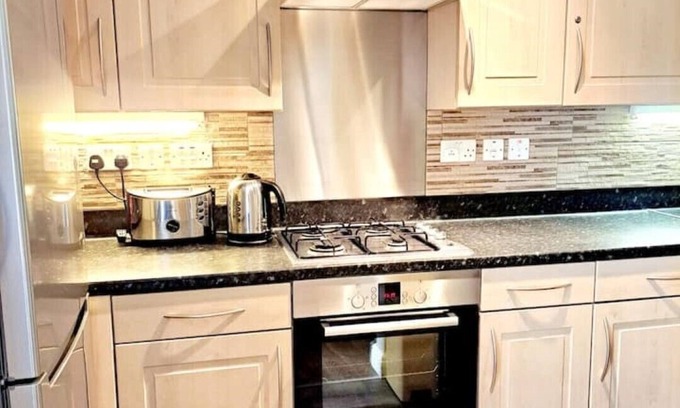 Northumberland Park Apartment | Tottenham Spurs Hideaway