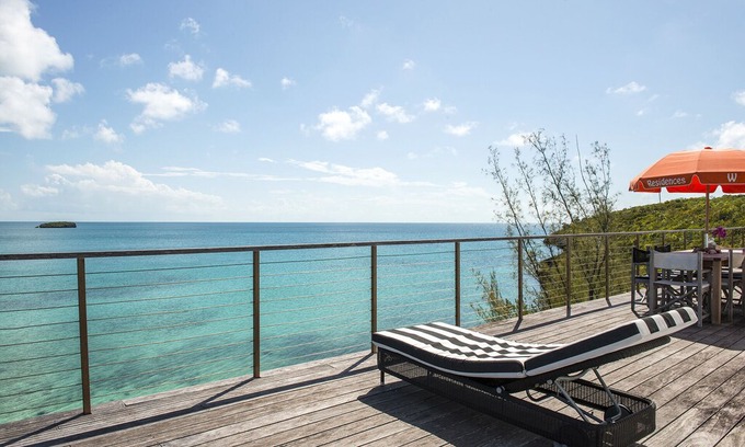 Savannah Sound House | Touch of Class 1BR, A Beachfront Home on the Warm Calm Caribbean