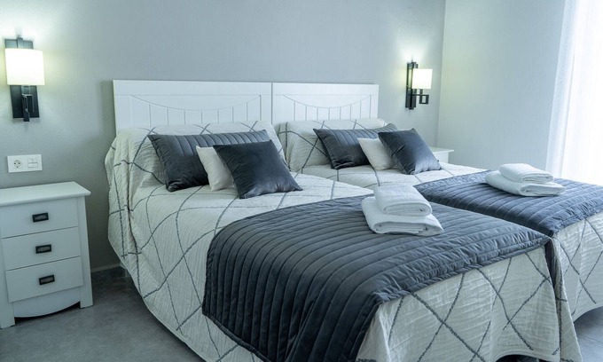 Fuentes de Leon Apartment | Tourist Apartments El Altozano