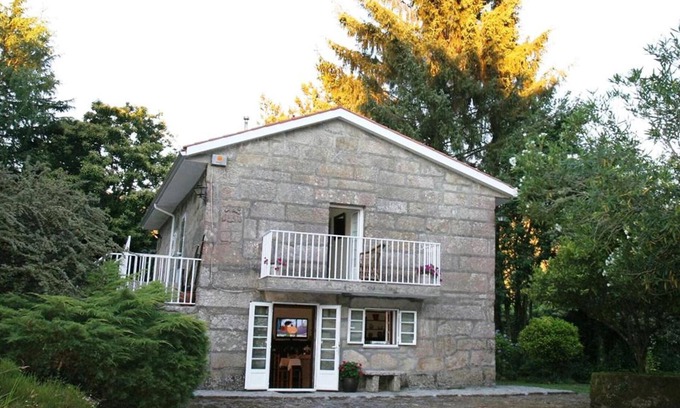 Ponte Caldelas House | Tourist house in Pontecaldelas, Pontevedra, garden 3000 m2 and barbecue