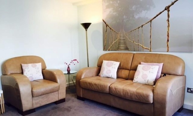 Tower Hill Apartment | Tower Bridge & City Location - Exceptional Bright, Spacious & Modern 1-Bed Flat