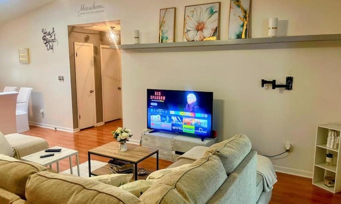 Tallahassee House | Town and Country Getaway 3BR 3BA, 20 min FAMU FSU