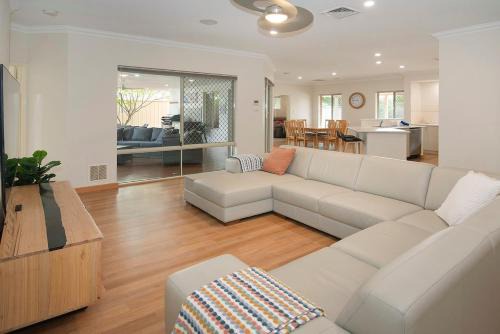 Busselton House | Town Central Entertainers Delight