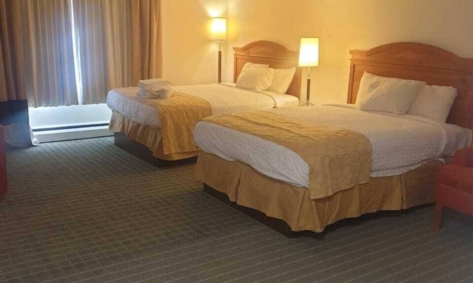 Seekonk Hotel | Town & Country