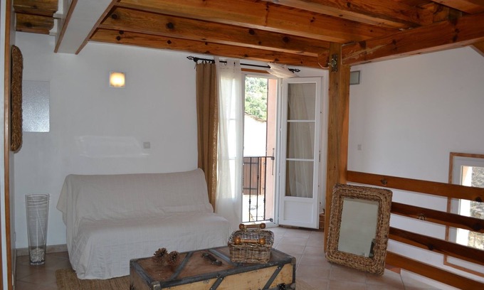 Corte House | Town house 5 minutes' walk from town center and rivers.