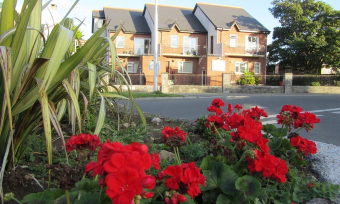 Galway Apartment | Town House, situated in the village Salthill close to the seafront.