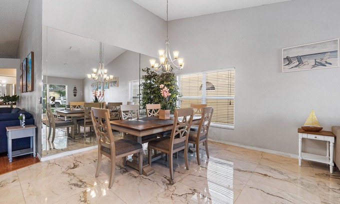 Bearss Plaza House | Town 'n' Country 3 bedrooms with enclosed POOL (Sheldon Chase)