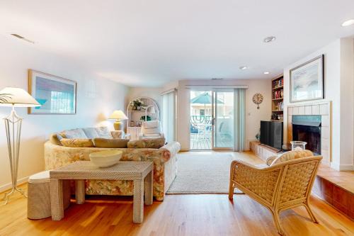 Dewey Beach House | Town of Dewey Beach -13 Read Ave. Unit 2