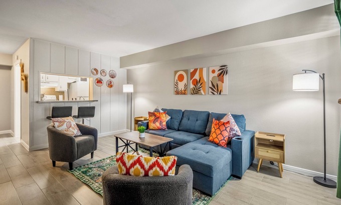 Bellaire Apartment | Towne Plaza Apartments #111 in the Galleria Area