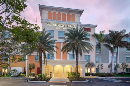Estero Hotel | TownePlace Suites by Marriott Fort Myers Estero