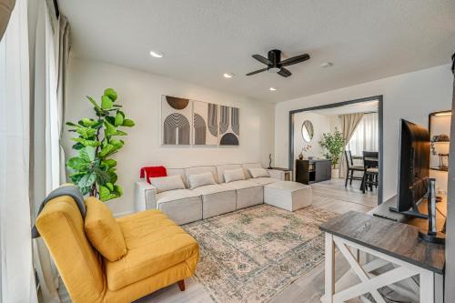 Hartford House | Townhome 1 Mi to Colt Park and Industrial District!