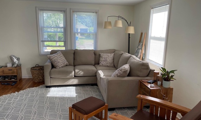 Newport East House | Townhome close to beaches and downtown