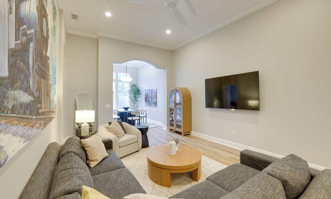 Gainesville House | Townhome w/Patio < 5 Mi to UF Campus!