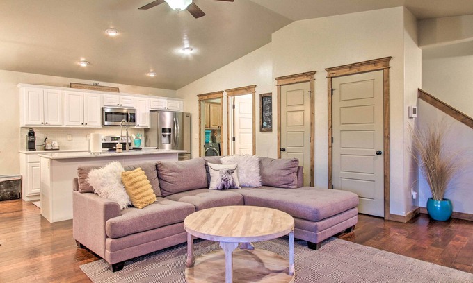 Four Corners House | Townhome w/Private Hot Tub, 8 Mi to Downtown