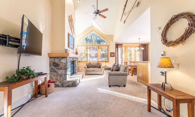 Mountain House House | Townhome w/Private Hot Tub & Balcony w/Mountain Views, Short Walk to Lifts!