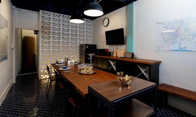 Yan Nawa House | Townhome w/workstation-2mins to food-fun-metro