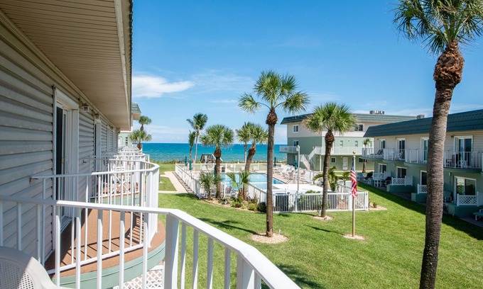 Indialantic House | Townhome with garage