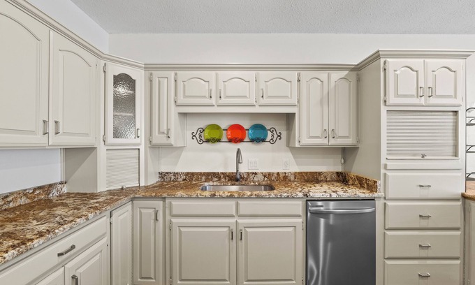 Weatherford House | Townhome with private elevator minutes from Downtown Weatherford