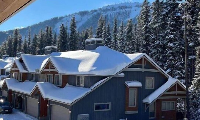 Okanagan-Similkameen Hotel | Townhouse backing onto the skating loop
