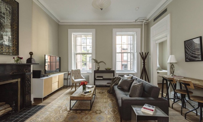 Greenwich Village Apartment | Townhouse Chic 1B/Quiet, with Washer/Drier, High Ceilings